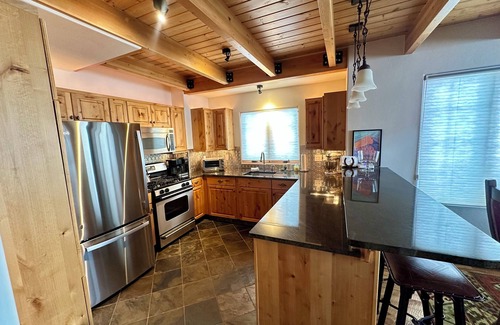 Big Sky House | Bulldogger Basin Lodge a ski in and out property in Moonlight