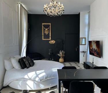 Limay Apartment | Bulle royale jaccuzi au château à 35 min de Paris