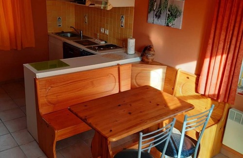 Saint-Avit-Senieur Ski Chalet | Bullfinch, Gîte in Dordogne