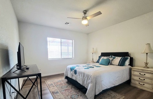 Bullhead City House | Bullhead City Colorado River Laughlin Casino Vacation Home 6-14 people