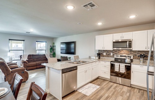 Bullhead City House | Bullhead City Home w/Mtn View, By Colorado River