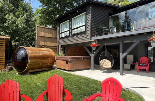 Espanola House | Bulloch's Retreat - Your Own Private Lake Side Resort!