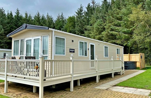 Swarland House | Bumblebee, Northumberland