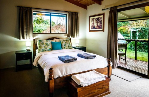 North Tamborine Apartment | Bundara - Idyllic Getaway in the Mountains