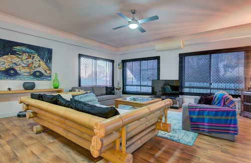 Exmouth House | Bundegi - its where the living is easy!