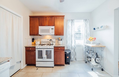 Detroit Apartment | Bundled Duplex for Groups