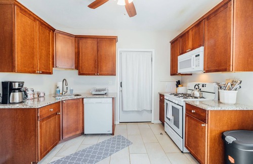 Detroit Apartment | Bundled Duplex for Groups
