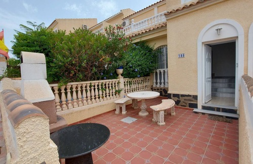 Gran Alacant House | Bungalow 1200 M from the beach, Swimming pool, Parking, Wi-Fi, Satellite TV