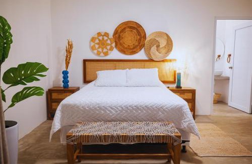 Chisec House | BungaLoose Casa Jaws Oceanfront