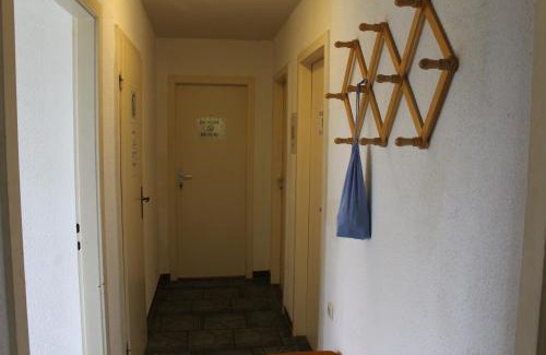 Crawinkel Apartment | Bungalow 1 - 4-Raum-Wohnung mit Küche und 2 WC Duschen in Ohrdruf-Crawinkel