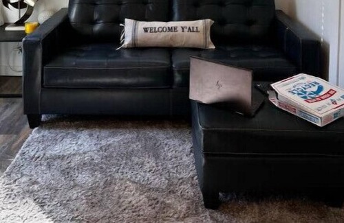 West Los Angeles House | Bungalow #1 & Bungalow #2/1 Price-West LA Location SLEEPS SIX