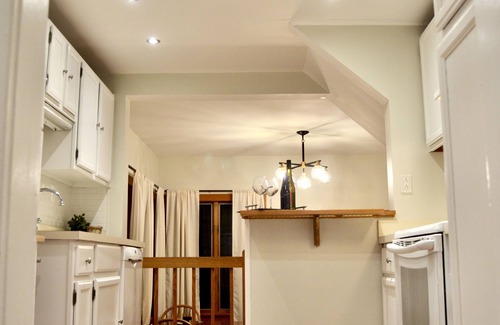Saratoga Springs House | Bungalow- 2 Blocks from Saratoga Racecourse, walk everywhere! - Right in town