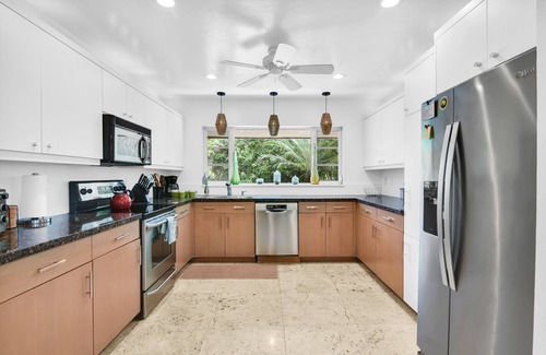 Coral Ridge House | Bungalow 31 – Coral Ridge private oasis with Heated Pool– 6 mins to Beach