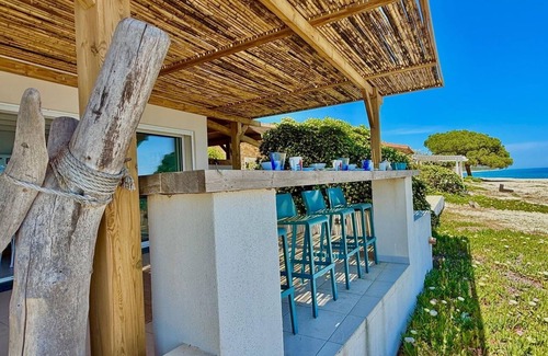 Ghisonaccia Villa | Bungalow 59 - Mini Villa on the beach "feet in the water
