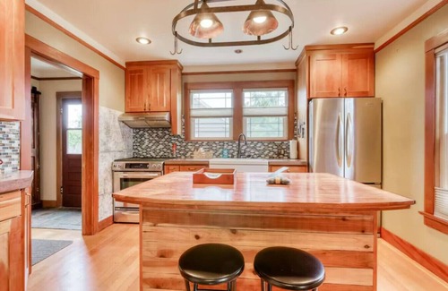Eureka Apartment | Bungalow at Buhne Terrace