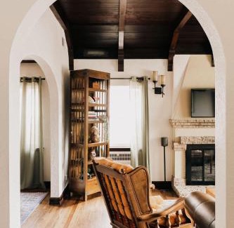 Hilltop House | Bungalow Beats - Musical Vibes Near Cherry Creek