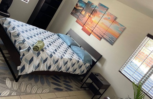 Port Hueneme House | Bungalow by the beach