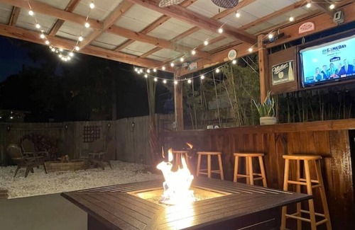 United Central House | Bungalow Centrally Located DTSP with Swim Spa
