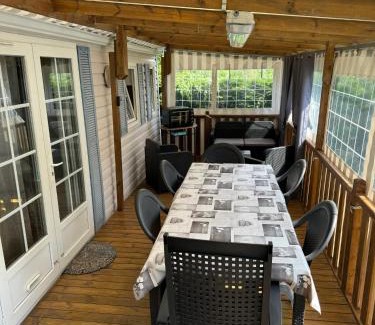 Meschers-sur-Gironde House | Bungalow charmant à Meschers-sur-Gironde avec piscine partagée