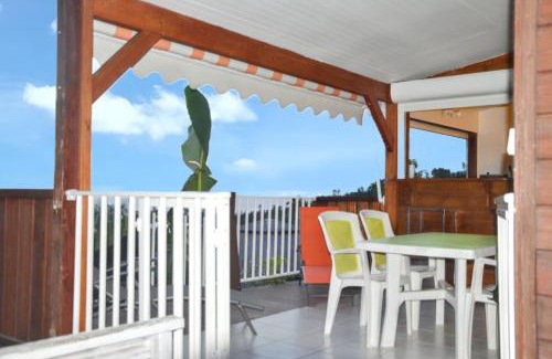 Bouillante House | Bungalow confortable à Bouillante avec vue sur la mer