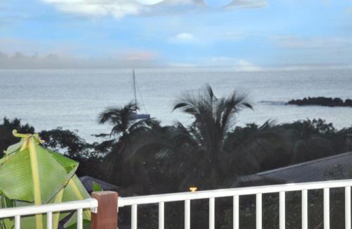 Bouillante House | Bungalow confortable à Bouillante avec vue sur la mer