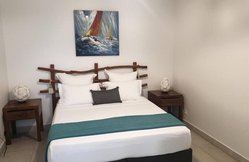 Saint-Francois House | Bungalow for 2 people with jacuzzi Majesty Palm
