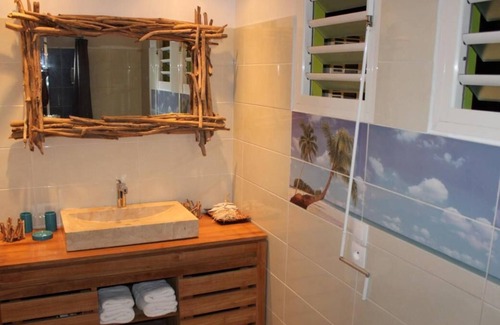 Saint-Francois House | Bungalow for 2 people with jacuzzi Majesty Palm