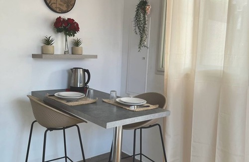 Saint-Pierre House | Bungalow for 2 with Jacuzzi