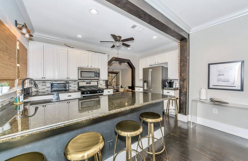 Oak Cliff House | Bungalow Gem in Historic Bishop Arts Oak Cliff