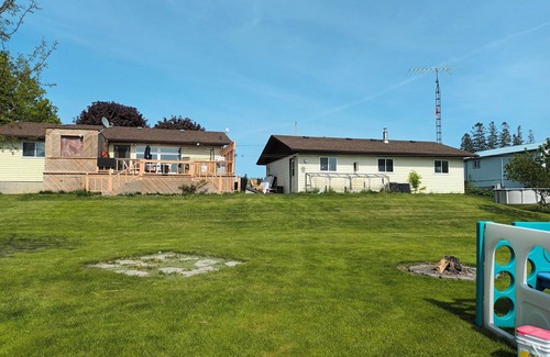 Port Hope House | Bungalow Home Surrounded in Farming Area