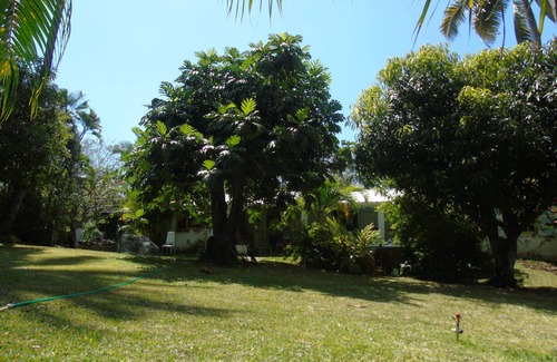 La Possession House | Bungalow in a large tropical garden