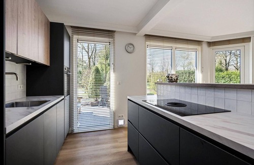 Erm House | Bungalow in Drenthe near Forest & Lake