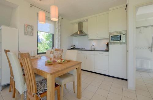 Sondel House | Bungalow in Sondel near Slotermeer Lake