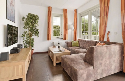 Municipality of Nissewaard House | Bungalow in South Holland by the Water