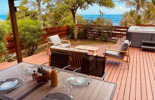 Etang Sale Les Bains Apartment | Bungalow Jacuzzi - Pieds dans l'eau