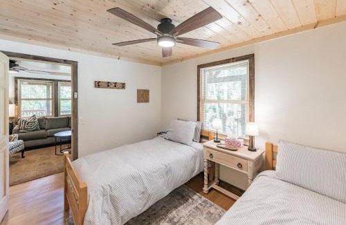 Cullowhee House | Bungalow, Lake Glenville, Amazing Views, & Sauna!