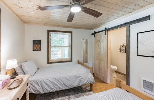 Cullowhee House | Bungalow, Lake Glenville, Amazing Views, & Sauna!