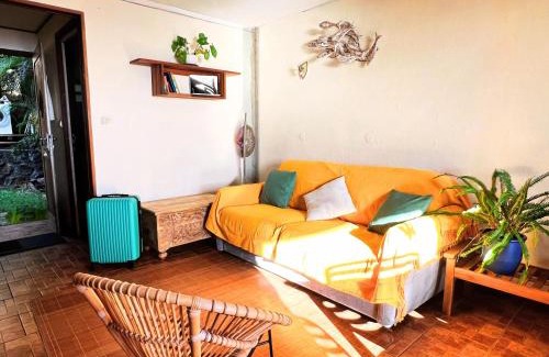 Saint-Leu House | Bungalow lumineux à Saint Leu proche de la mer avec piscine partagée