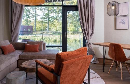 Maubray House | Bungalow Near Forest & Lake