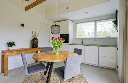 Sint Maartensvlotbrug House | Bungalow in Eureka with Spacious Garden