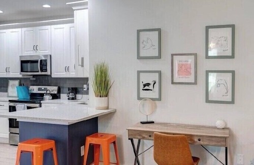 Ybor City House | ♪Bungalow of Soul♬6 King Beds Nxt②Dwntwn w/Balcony Outdoor Seating