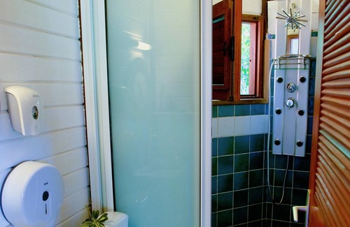 Mahaut House | Bungalow-Standard-Ensuite with Shower-En Ba Bwa La