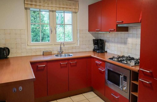 Beekbergen-Zuid House | Bungalow with 5 bedrooms and a garden