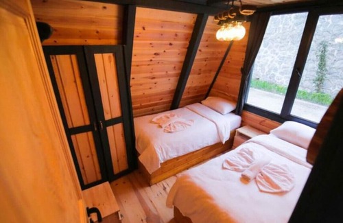 Ilmiye Apartment | Bungalow with Jacuzzi and Private Pool in Sapanca