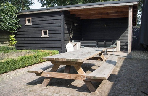 Otterlo House | Bungalow with multiple floors, 6 bedrooms and 2 bathrooms