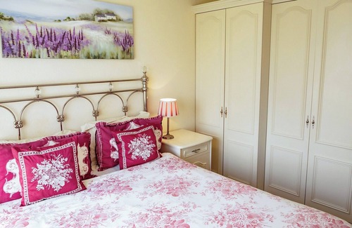 Alford House | Bungalow with one double and one single.