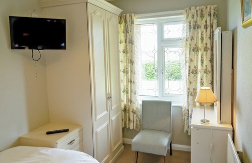 Alford House | Bungalow with one double with one single.