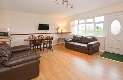 Trearddur Bay Cottage | Bungalow with one double and one single.
