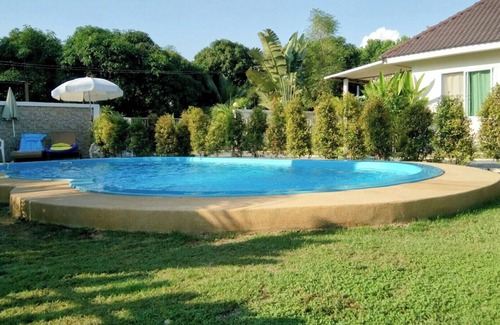 Rayong House | Bungalow with pool near the beach Had Mae Ramphueng/Koh Samet