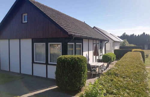Fuhlendorf House | Bungalow with terrace and garden